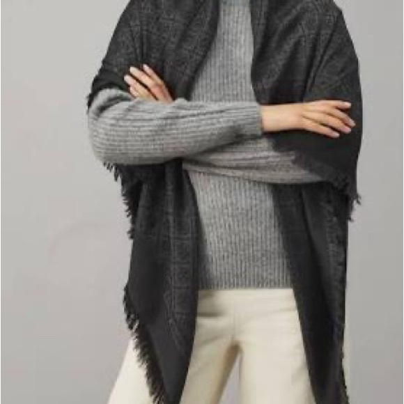 NWT Tory Burch Jacquard Traveler Scarf/shawl